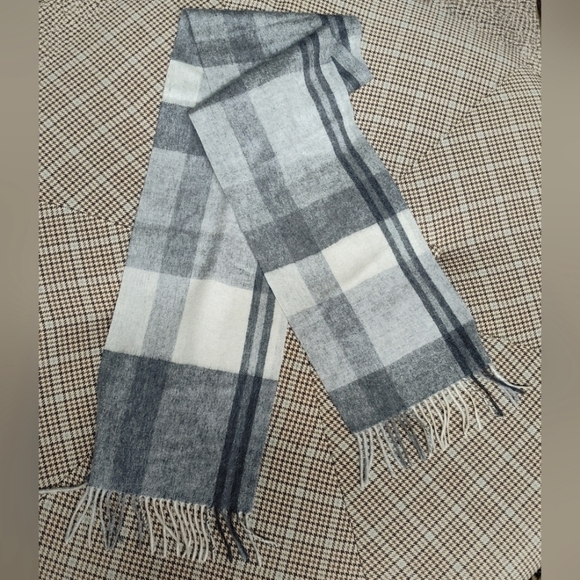 Highland House Gray and Cream Plaid Cashmere Lambswool Scarf | Unisex - Picture 1 of 3